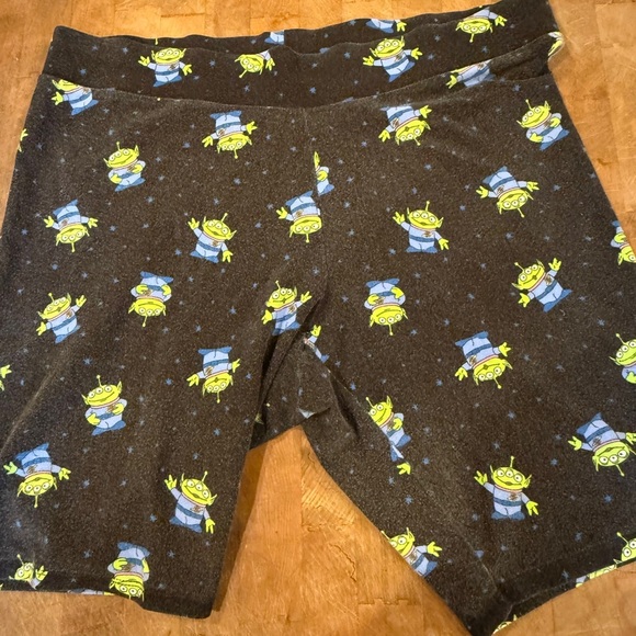 Disney Pixar Toy Story Black and Green Alien Pajama Set Shorts &Tank Top Sz 2X - Picture 16 of 16